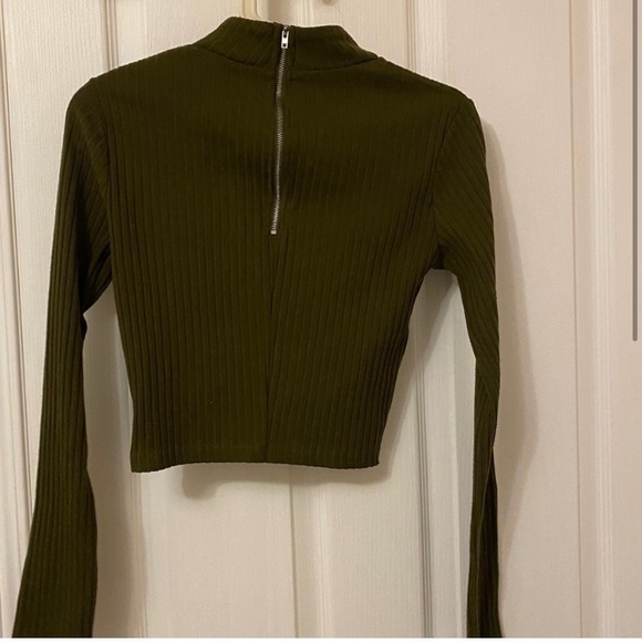 Three long sleeve crop tops - Picture 3 of 7